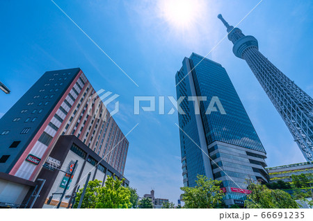 日本の東京都市景観 押上駅前や東京スカイツリーなどを望む 日本の東京都市景観 押上駅前や東京スカイツリーなどを望む 66691235