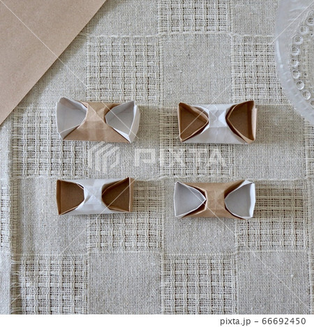 折り紙で作る手作り箸置きの写真素材 [66692450] - PIXTA