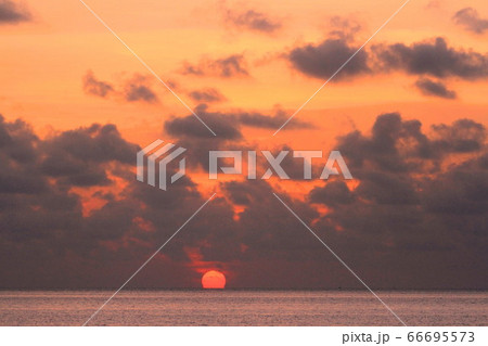 夕日 夕日 66695573