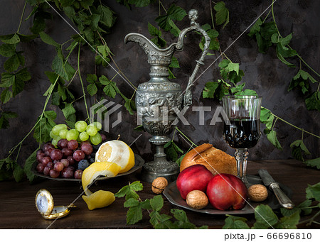 Antique still life 66696810