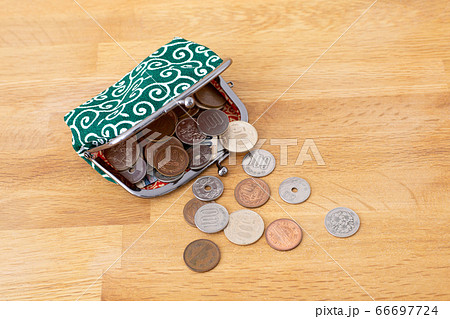 がま口財布とお金 がま口財布とお金 66697724