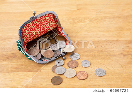 がま口財布とお金 66697725