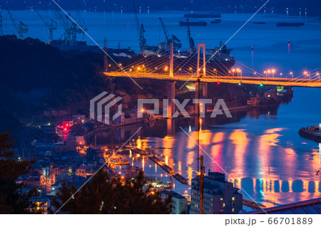 《広島県》尾道の夜明け前・千光寺公園展望台 《広島県》尾道の夜明け前・千光寺公園展望台 66701889