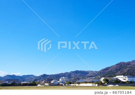 さぎの湯温泉街の爽やかな朝の風景 … 島根県 安来市(快晴) さぎの湯温泉街の爽やかな朝の風景 … 島根県 安来市(快晴) 66705184