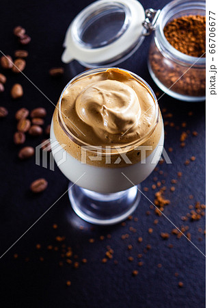 Dalgona coffee - whipped instant coffee mousse in the glass 66706677