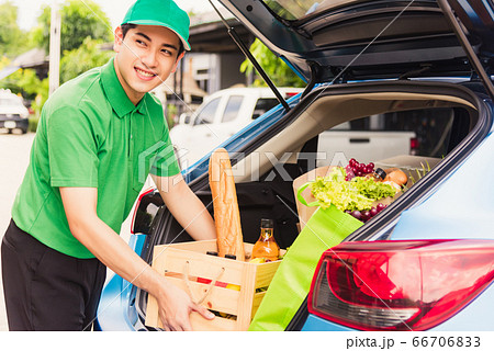 Delivery man grocery prepare fresh vegetables food 66706833