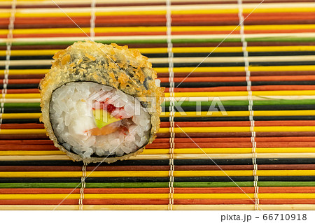 tempura sushi with salmon and cream cheese hot, tempura sushi with salmon and cream cheese hot, 66710918