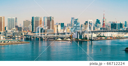 Rainbow Bridge in Odaiba, Japan Rainbow Bridge in Odaiba, Japan 66712224