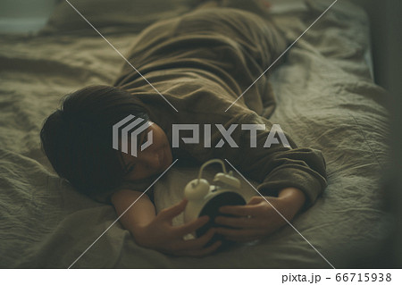 不眠症　30代女性 66715938