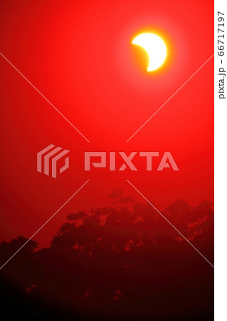 部分日食 2020.06.21 PM5：20前後 島根県松江市 IRフィルタ使用 66717197