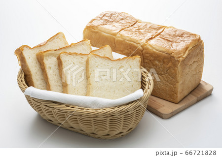 スライスした食パン スライスした食パン 66721828