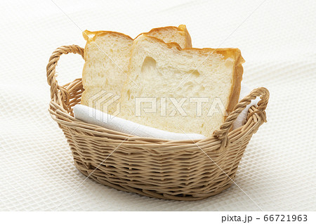 スライスした食パン 66721963