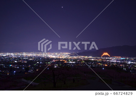 笛吹市一宮町、花見台付近からの夜景と笈形焼 66724829
