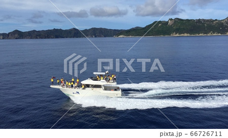 小笠原ブルー　海と船３ 66726711