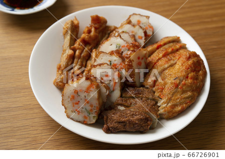 色々な種類の薩摩揚げ 色々な種類の薩摩揚げ 66726901