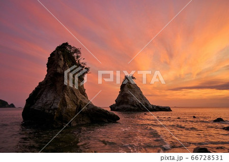 千葉県 夕焼けの雀島 南房総市 千葉県 夕焼けの雀島 南房総市 66728531