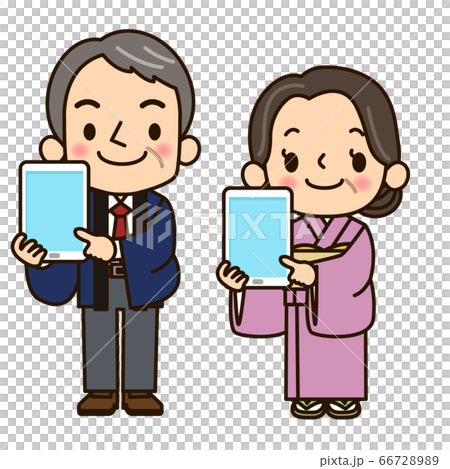 タブレットを持っている笑顔の女将さんと番頭さん 66728989