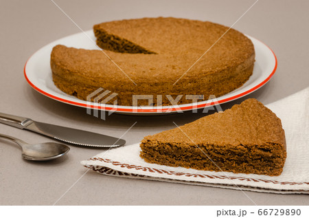 torta di nocciole, hazelnut cake of Piedmont 66729890