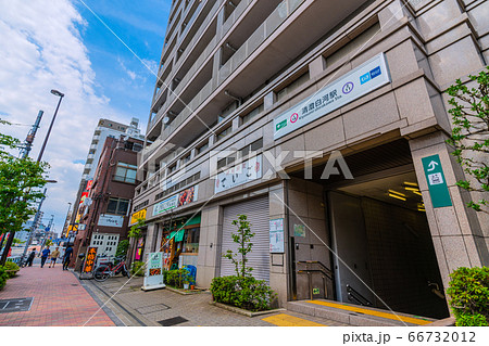 日本の東京都市景観 清澄白河駅（出入口）などを望む 66732012