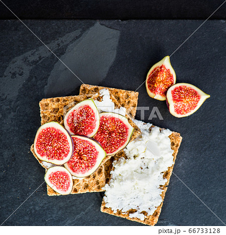 Healthy snack from wholegrain rye crispbread Healthy snack from wholegrain rye crispbread 66733128