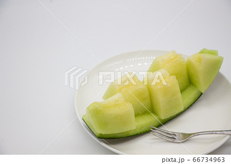 一口大にカットされた、熊本県特産の肥後グリーン【メロン】 66734963