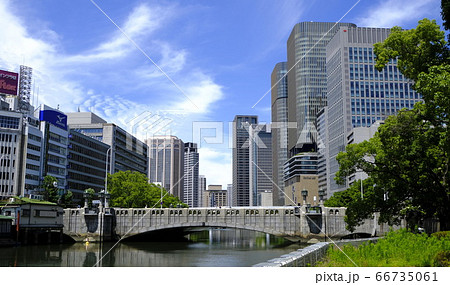 大阪 中之島公園から見た都市景観 66735061