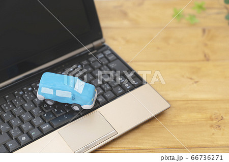 自動車保険　カーシェアリング　中古車査定　カーローン 66736271