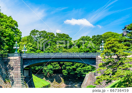 東京　皇居外苑の二重橋（正門鉄橋） 66736459