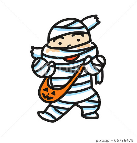 ハロウィンパーティでミイラの仮装をした子供 ハロウィンパーティでミイラの仮装をした子供 66736479