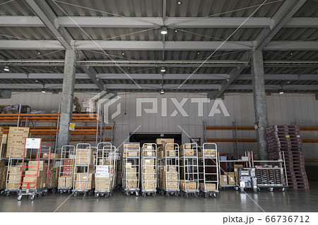 物流倉庫 66736712