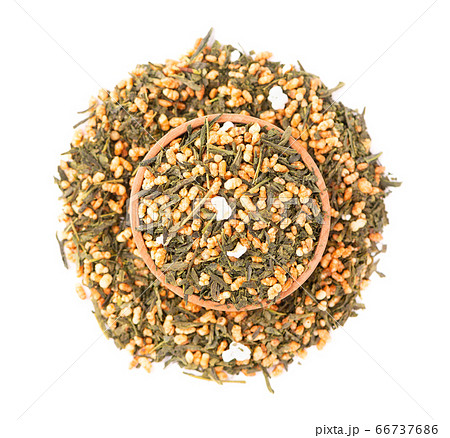 Japanese green tea Genmaicha, isolated on white 66737686
