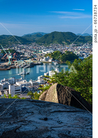 《広島県》早朝の尾道の街並み・ポンポン岩よりのぞむ風景 《広島県》早朝の尾道の街並み・ポンポン岩よりのぞむ風景 66738734