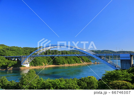 【愛媛県】新緑の大三島橋 66746307