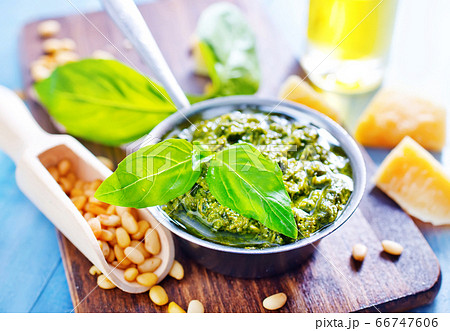pesto 66747606