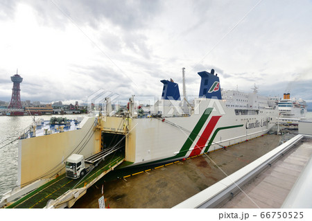 博多港国際ターミナルの景色（曇り） 66750525