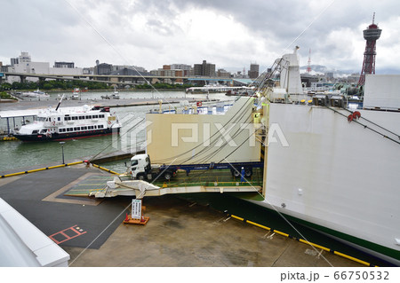 博多港国際ターミナルの景色（曇り） 66750532