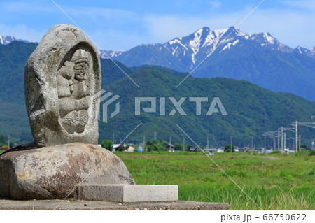 初夏の安曇野 大黒天と北アルプス 初夏の安曇野 大黒天と北アルプス 66750622