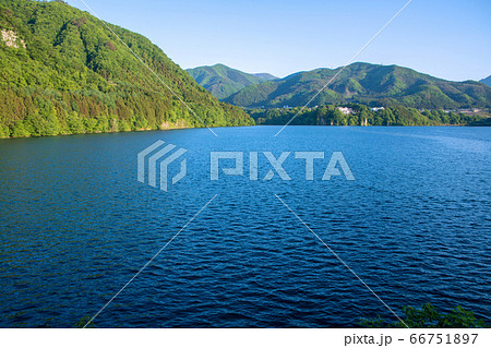 新緑のころ 赤谷湖 みなかみ町 新緑のころ 赤谷湖 みなかみ町 66751897