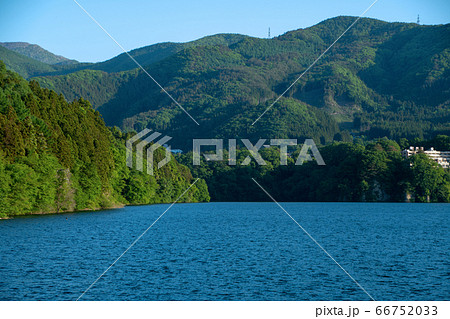 新緑のころ　赤谷湖　みなかみ町　 66752033