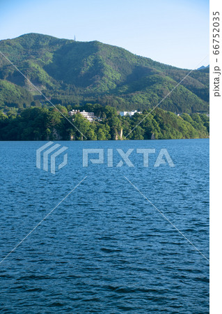 新緑のころ　赤谷湖　みなかみ町　 66752035