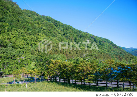 新緑のころ　赤谷湖　みなかみ町　 66752730