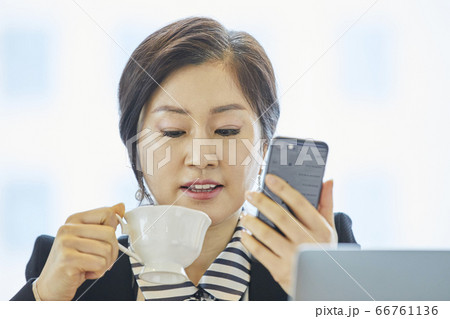 ビジネス 社長 代表 66761136
