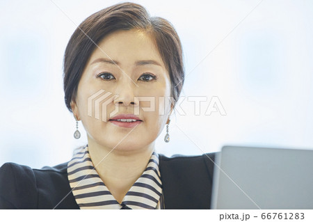 ビジネス 社長 代表 66761283