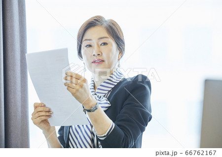 ビジネス 社長 代表 66762167