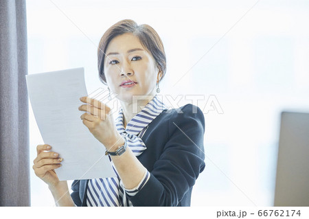 ビジネス 社長 代表 66762174