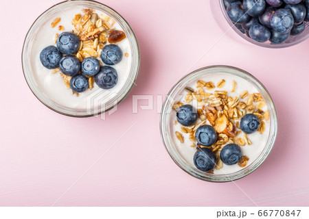 Yogurt with Homemade Granola and Blueberries 66770847