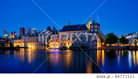 Hofvijver lake and Binnenhof , The Hague 66771521
