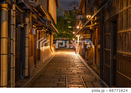 《京都府》祇園白川・風情ある街並み 66771624