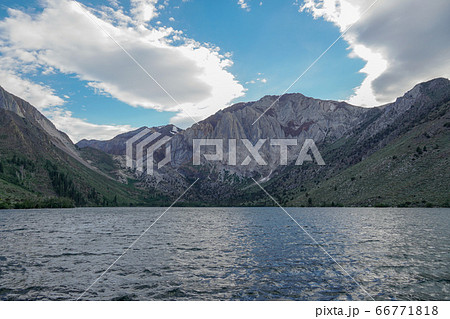 Convict Lake in the Eastern Sierra Nevada mountains, California, Mono County, California, USA.  66771818