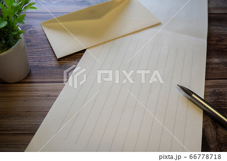 手紙を書く 手紙を書く 66778718